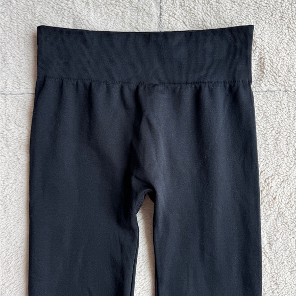 High Waisted Fleece Lined Black Leggings - Picture 2 of 4